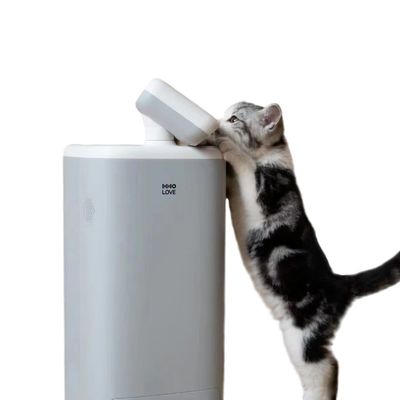 Intelligente Pet Companion-robot met voerbak van 2,5 liter en camera met 4x digitale zoom